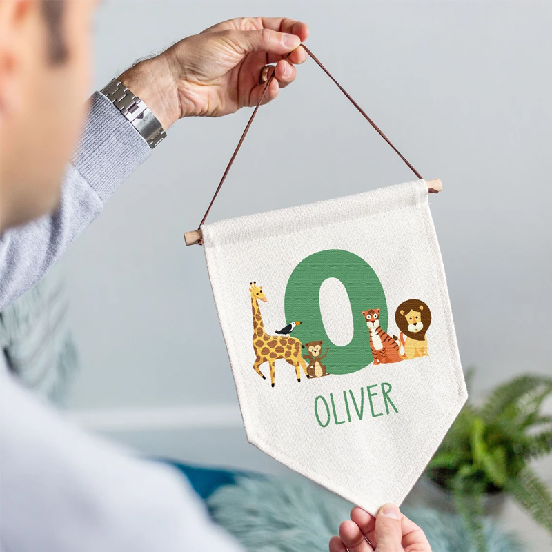 Baby Nursery Jungle - Personalisierte Namens-Wimpelkette mit Dschungeltieren, Individuelles Wandbanner