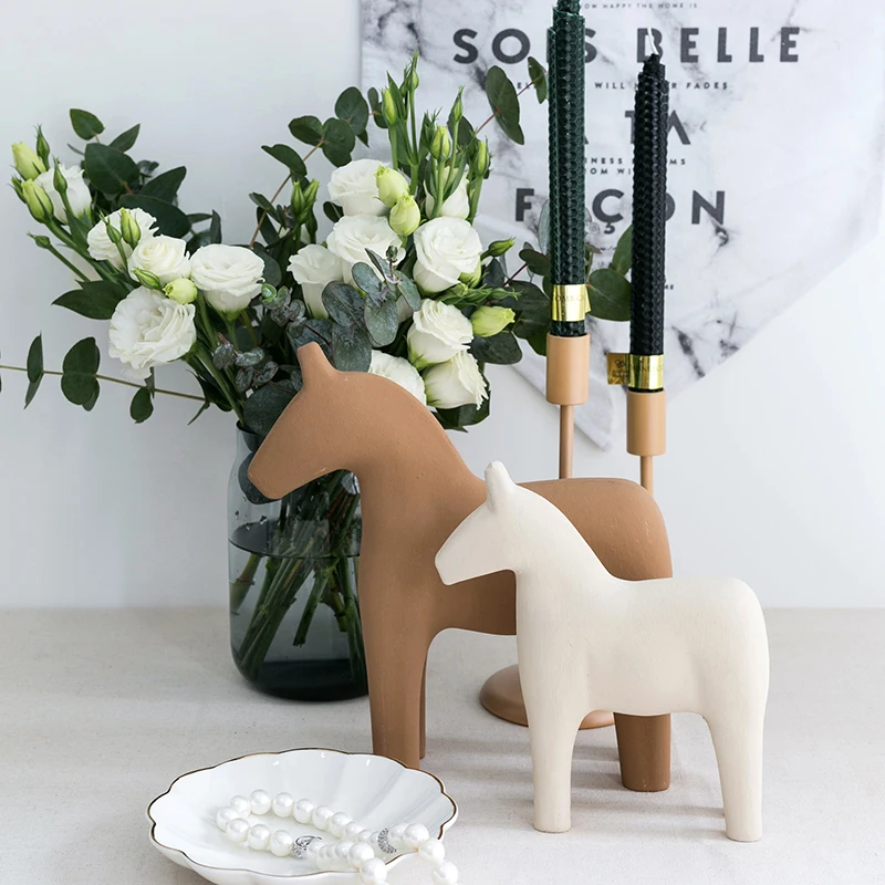 Nordische Holzpferde-Ornamente – Baby Nursery Office Bewertung und Preis